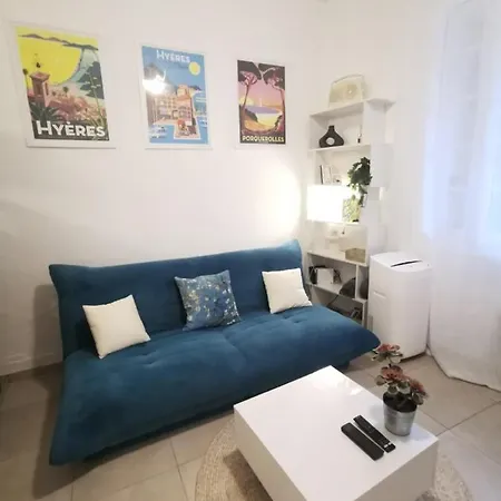 Апартаменты The Little Mozart Studio Йер